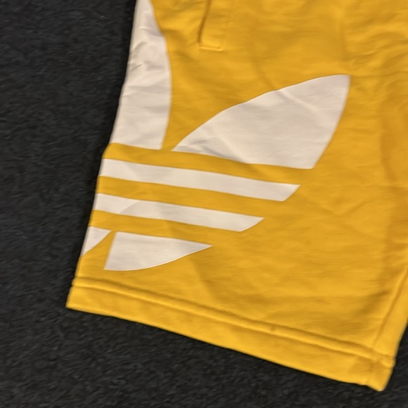 Adidas Boys Shorts Small 9/10 years old - Picture 2 of 5